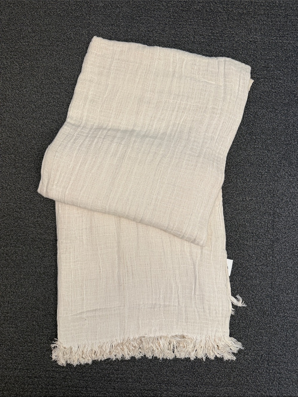 MAGNOLIA Throw Blanket in Cream/Off White